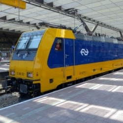 2302-trein-250